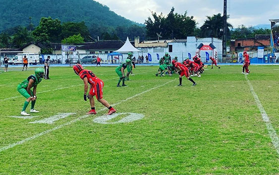 Timbó Rex anotou quatro touchdowns a partir da linha de 9yd do campo de ataque. Foto Renner Silva/Manaus Futebol Americano/Futebol Americano Brasil